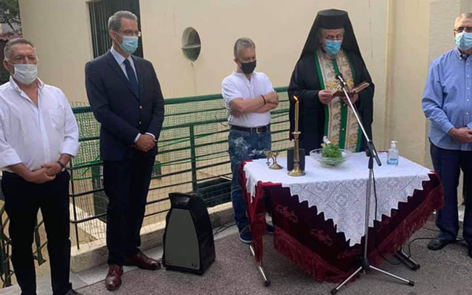 αγγ-συρίγος-στο-παλιό-του-σχολείο-για-561497404