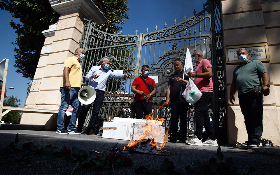 Θεσσαλονίκη: Πορεία υγειονομικών κατά του υποχρεωτικού εμβολιασμού-2