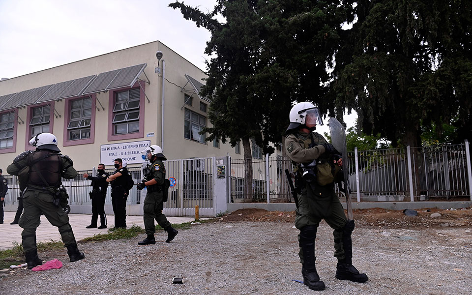 σταυρούπολη-τρεις-ακροδεξιοί-θύλακε-561518170