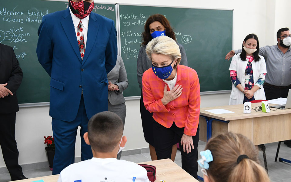 κομισιόν-το-μέλλον-της-αλβανίας-είναι-561516244