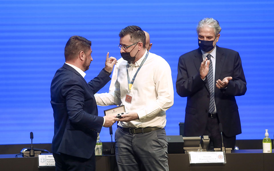 χαρδαλιάς-αφήνω-πίσω-ένα-κομμάτι-της-κ-561494716