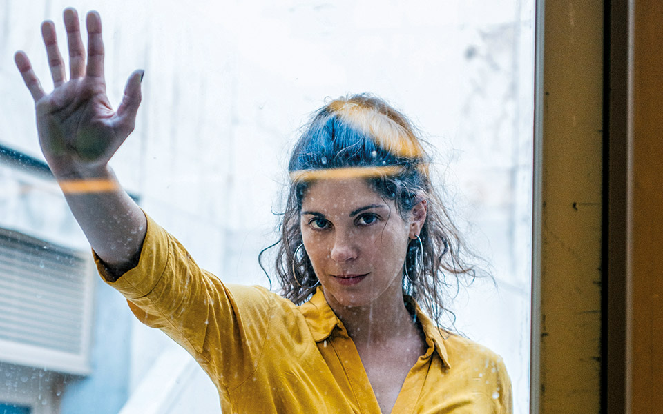 ήρω-μπέζου-να-γράψω-έργο-για-τους-γόνει-561533722