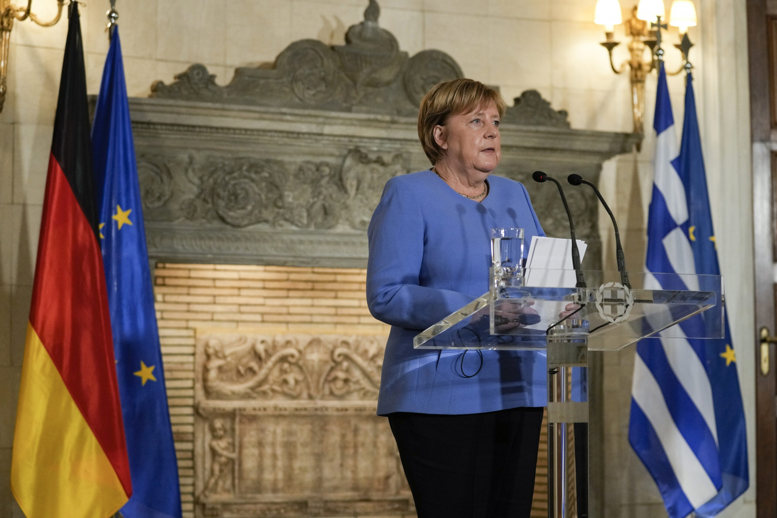 θρησκεία-και-οικονομία-αυτό-που-μας-έμ-561565039