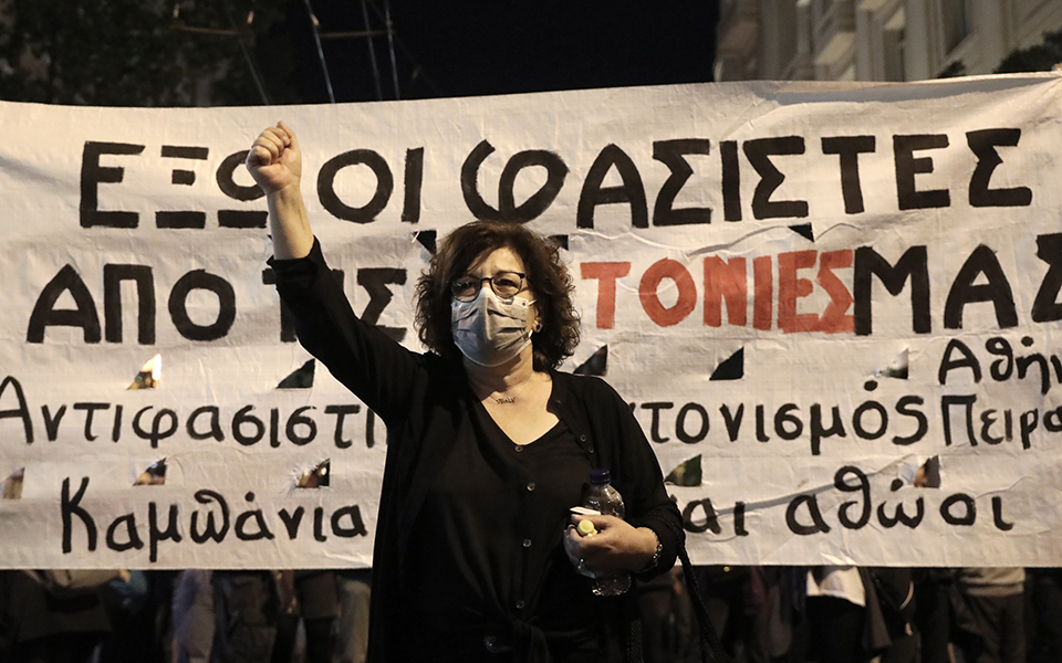 στο-σύνταγμα-ολοκληρώθηκε-η-αντιφασι-561528838