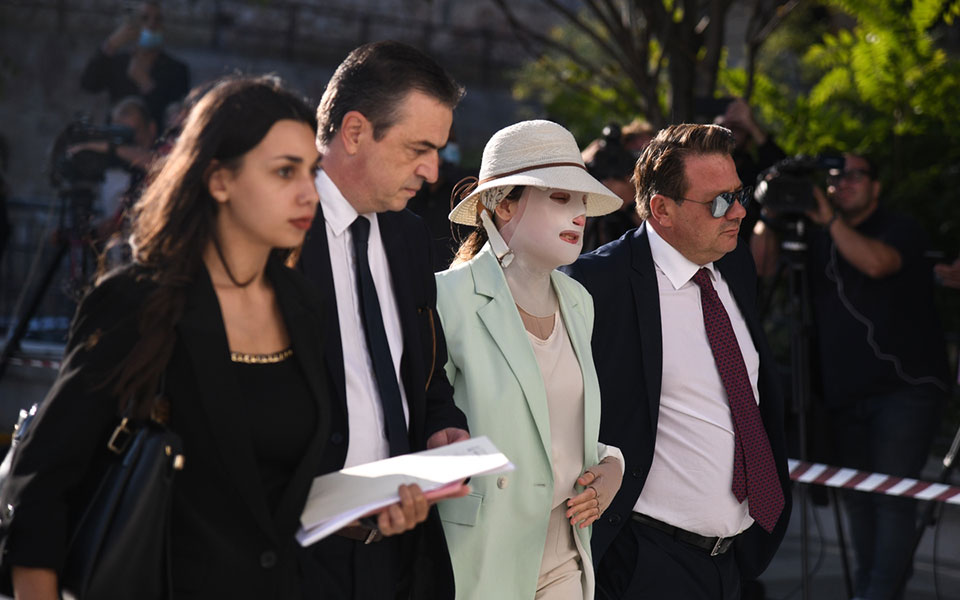 επίθεση-με-βιτριόλι-πλησιάζει-η-ώρα-τη-561559051