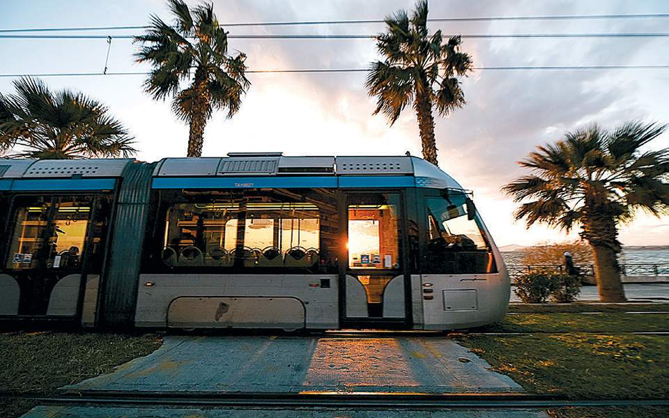 το-τραμ-στις-ράγες-για-τον-πειραιά-561554629