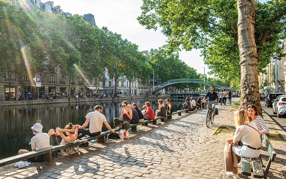 φθινοπωρινό-ραντεβού-στο-παρίσι-561559303