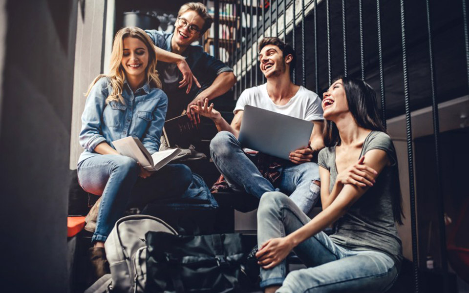 back-to-university-2021-απόκτησε-το-τέλειο-φοιτητικό-σπί-561525295