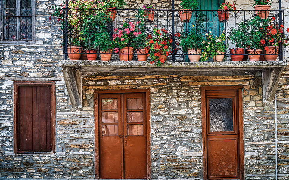 δήμος-κατερίνης-απόδραση-στην-αγκαλι-561541279