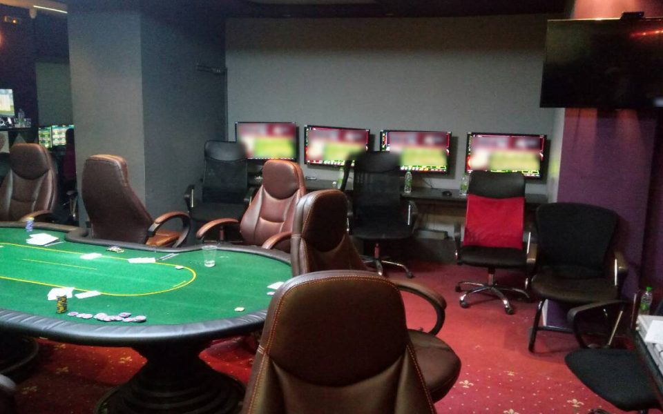 καλλιθέα-23-συλλήψεις-σε-μίνι-καζίνο-561523897