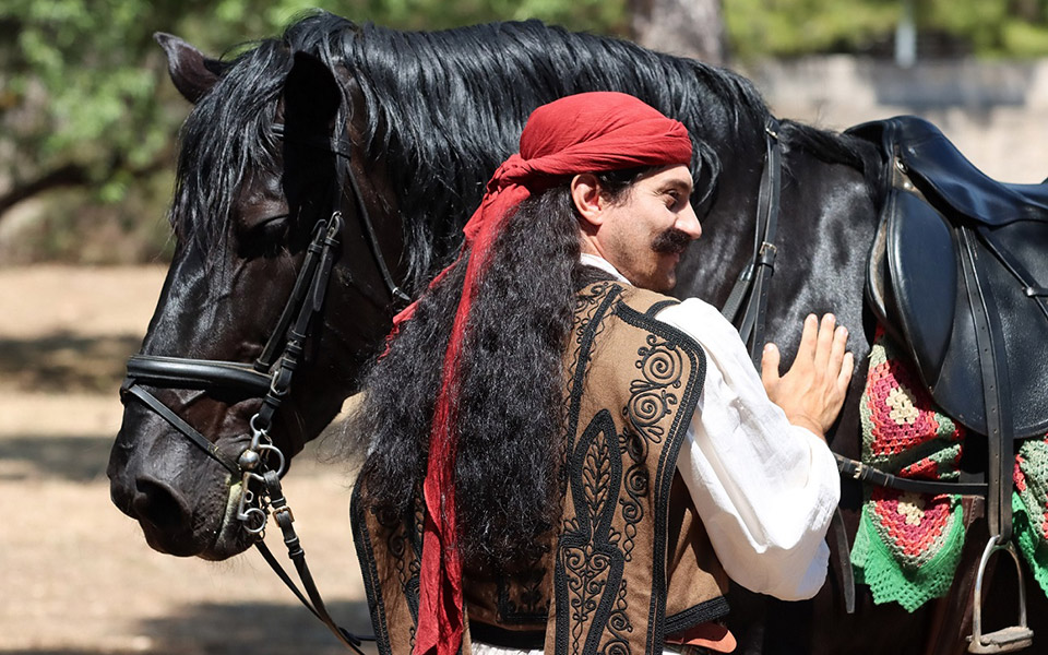 η-μεγάλη-παραγωγή-του-σκαϊ-για-τον-εορτ-561530014