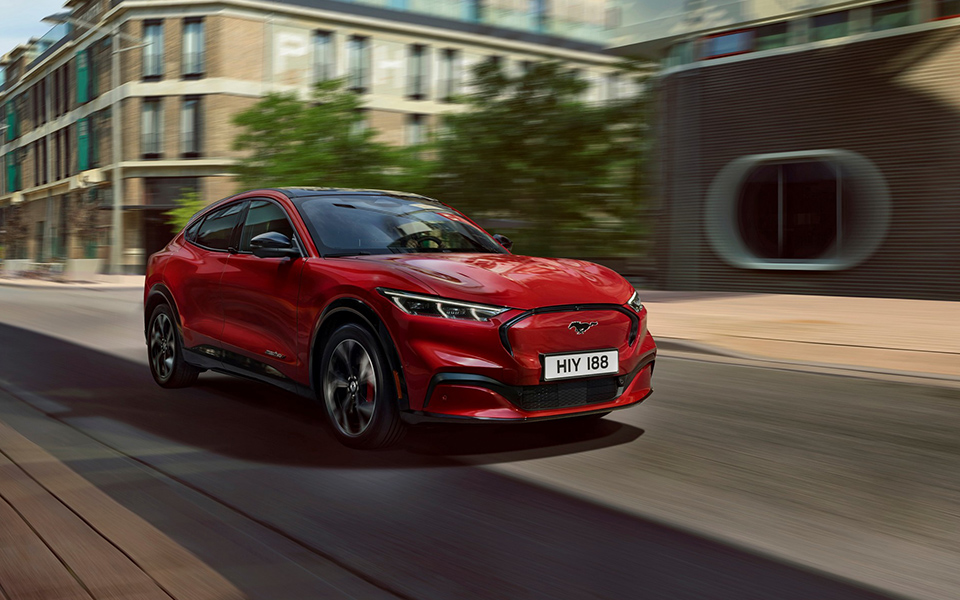 ford-mustang-mach-e-ηλεκτρική-και-ατίθαση-561536284