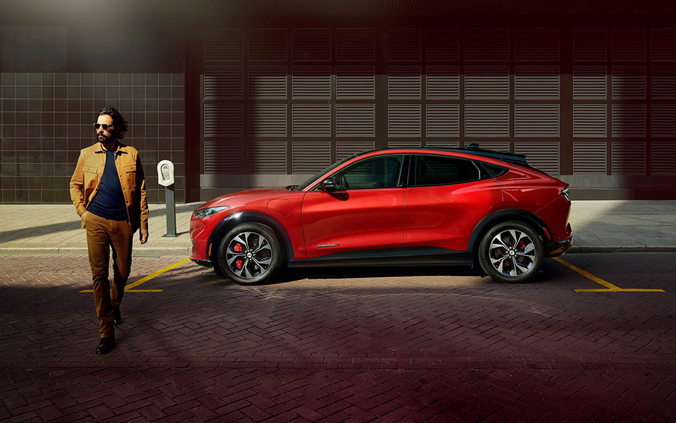 Ford Mustang Mach-E: Ηλεκτρική και ατίθαση-3