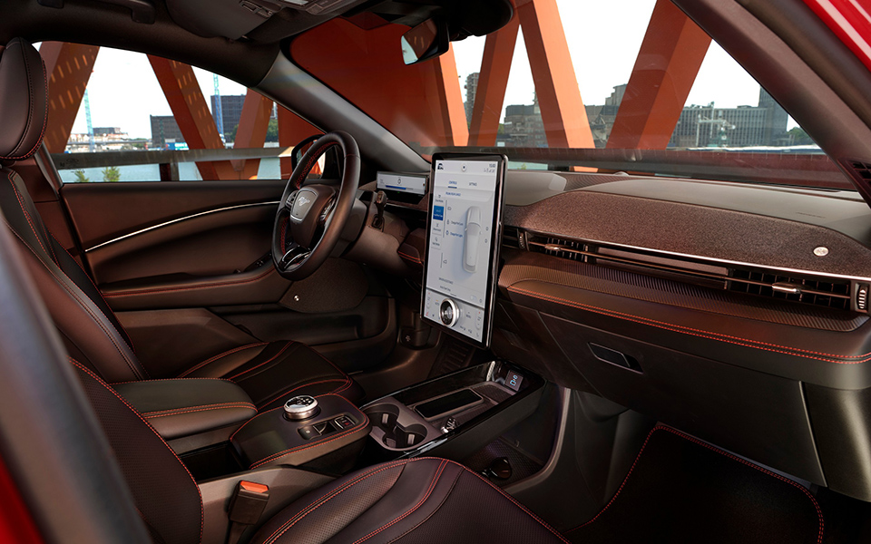 Ford Mustang Mach-E: Ηλεκτρική και ατίθαση-4