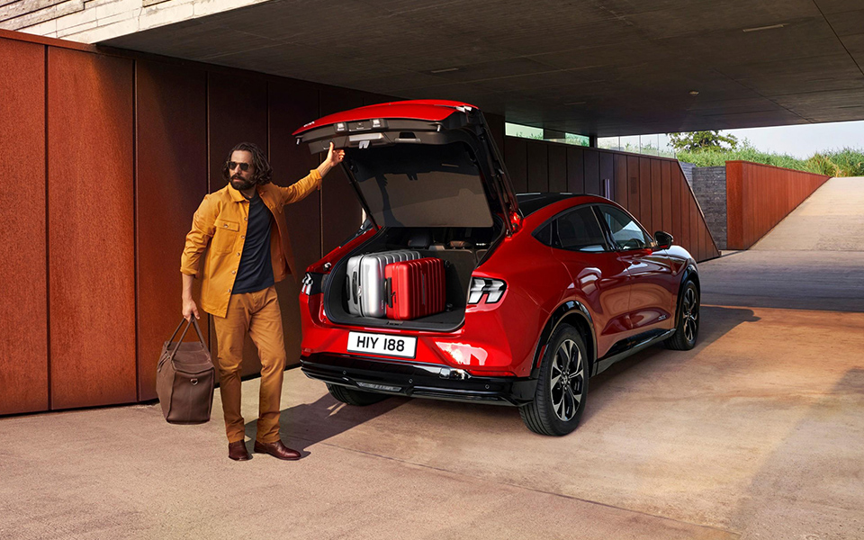 Ford Mustang Mach-E: Ηλεκτρική και ατίθαση-2