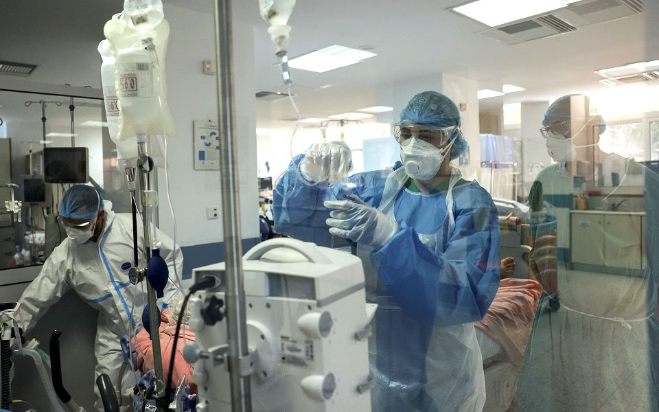 κορωνοϊός-χωρίς-σημάδια-υποχώρησης-η-561536983