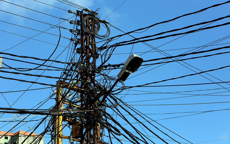 χωρίς-ρεύμα-ο-λίβανος-έλλειψη-καυσί-561532768