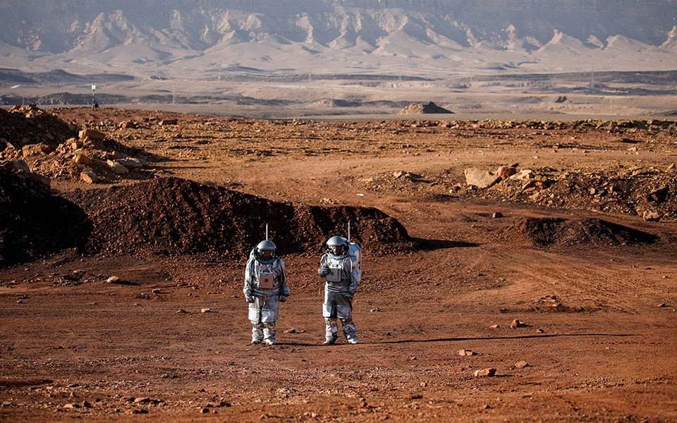 Διάστημα: Προσομοίωση της ζωής στον Άρη, σε βραχώδη κρατήρα στο Ισραήλ (εικόνες)-1