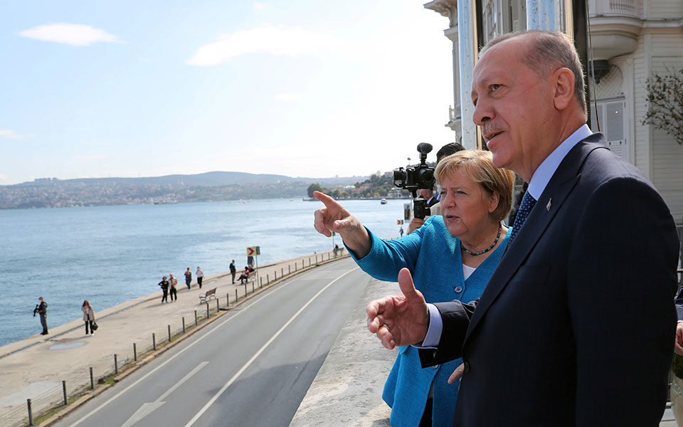 Αποχαιρετιστήρια συνάντηση Μέρκελ – Ερντογάν στην Κωνσταντινούπολη-1