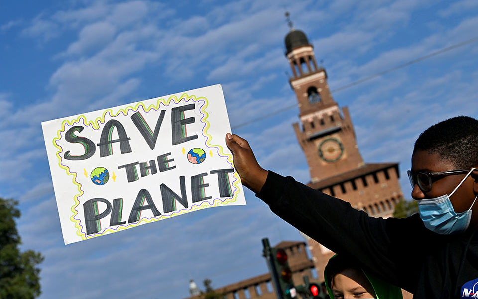 το-ρολόι-της-γης-χτυπάει-μεσάνυχτα-561555088