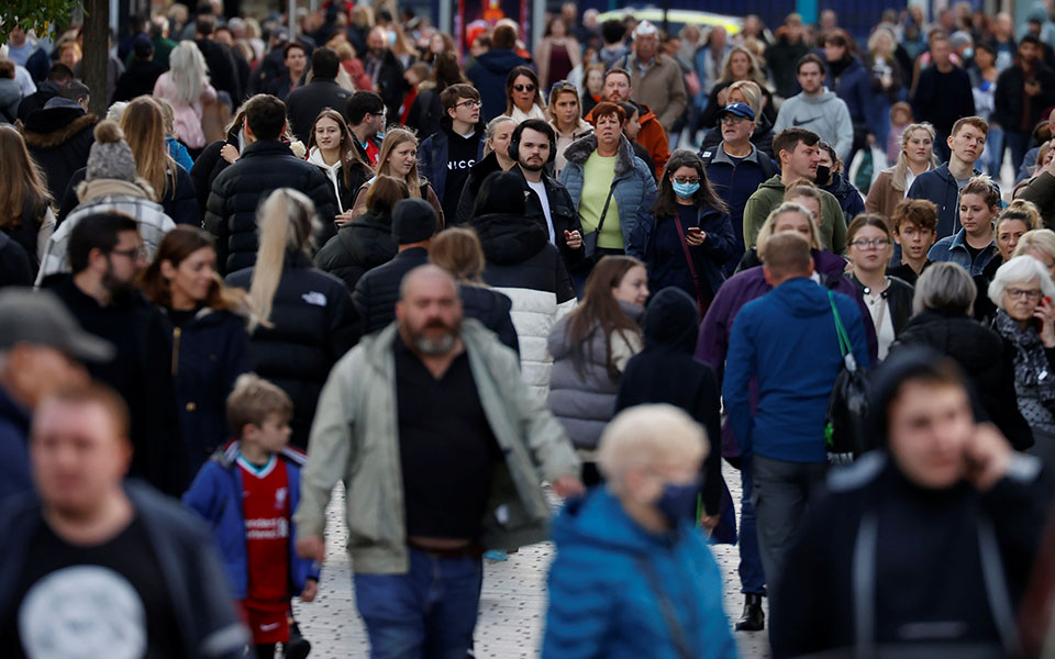 που-η-πανδημία-απέχει-πολύ-από-το-τέλος-561558259