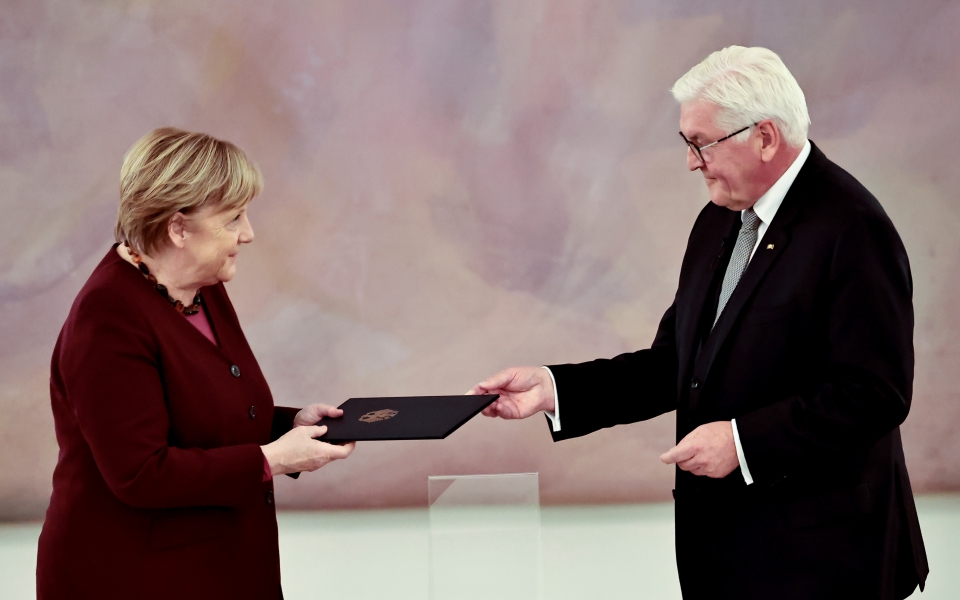 γερμανία-η-μέρκελ-ολοκλήρωσε-επισήμω-561558310