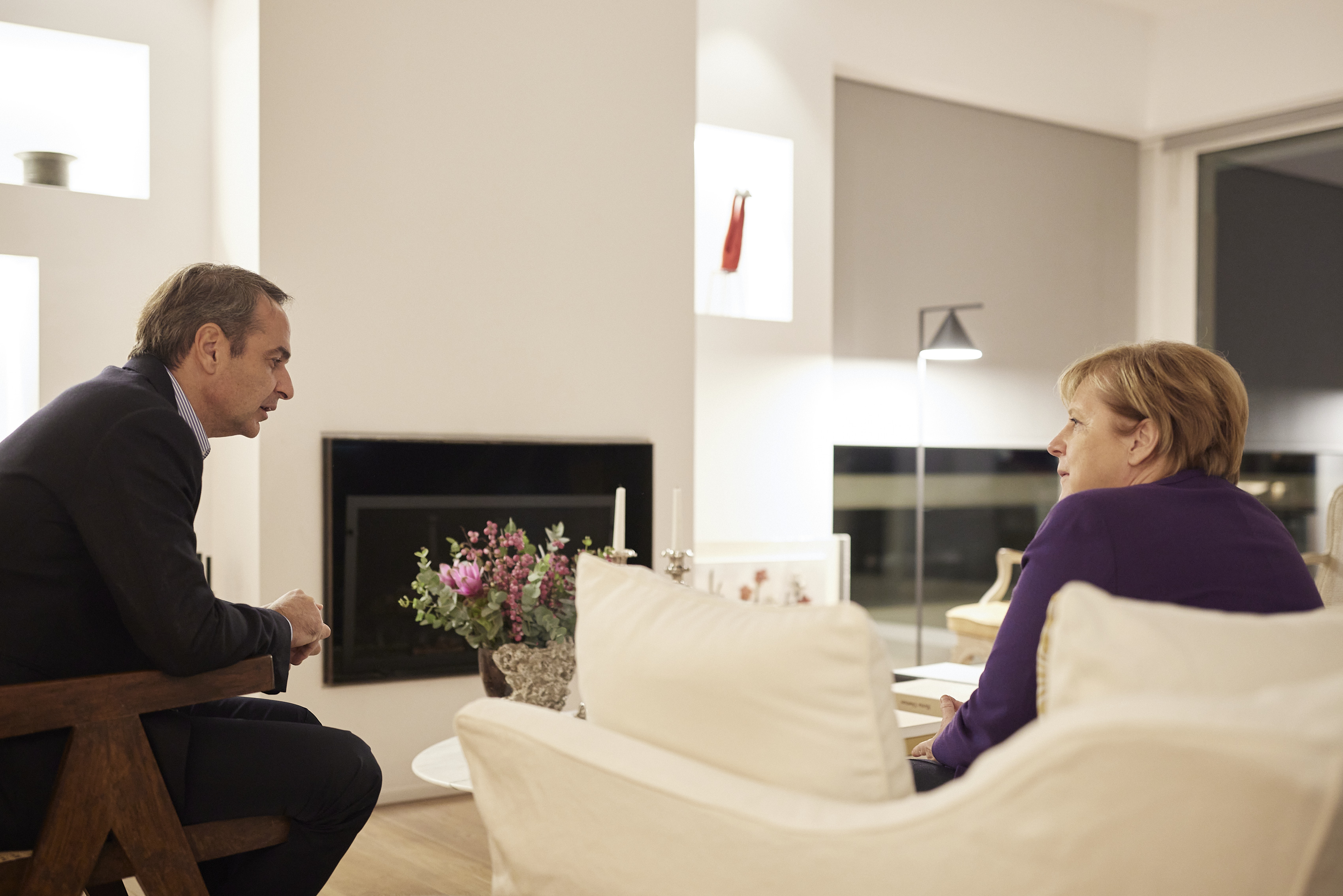 Το δείπνο Μητσοτάκη – Μέρκελ με θεα την Ακρόπολη-1