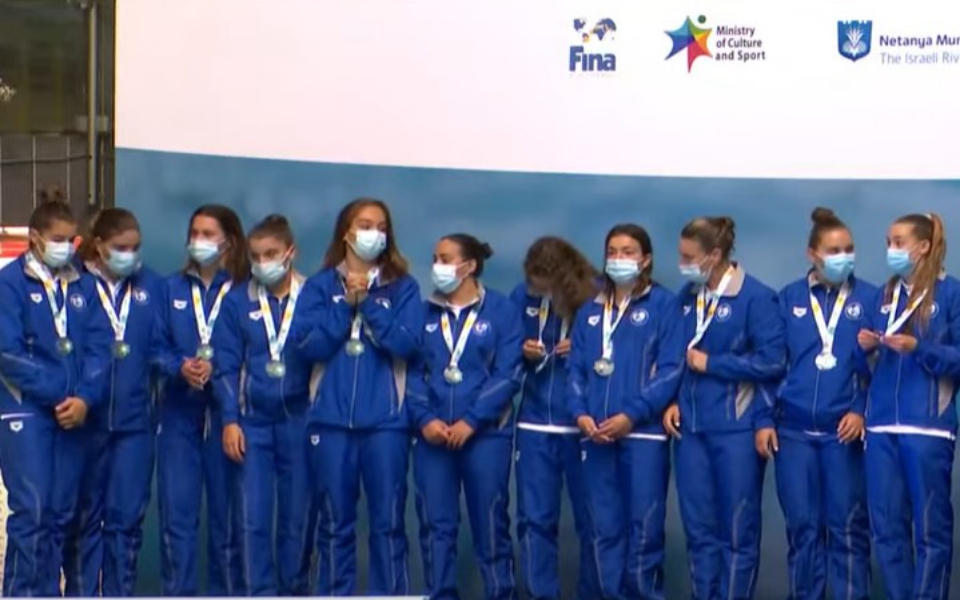 ασημένιες-οι-πολίστριες-μας-στο-παγ-561544387