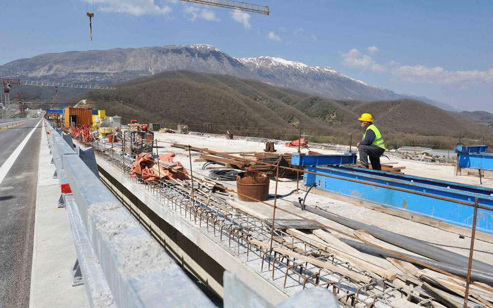 επενδύσεις-26-δισ-με-οδηγό-τ-561524719