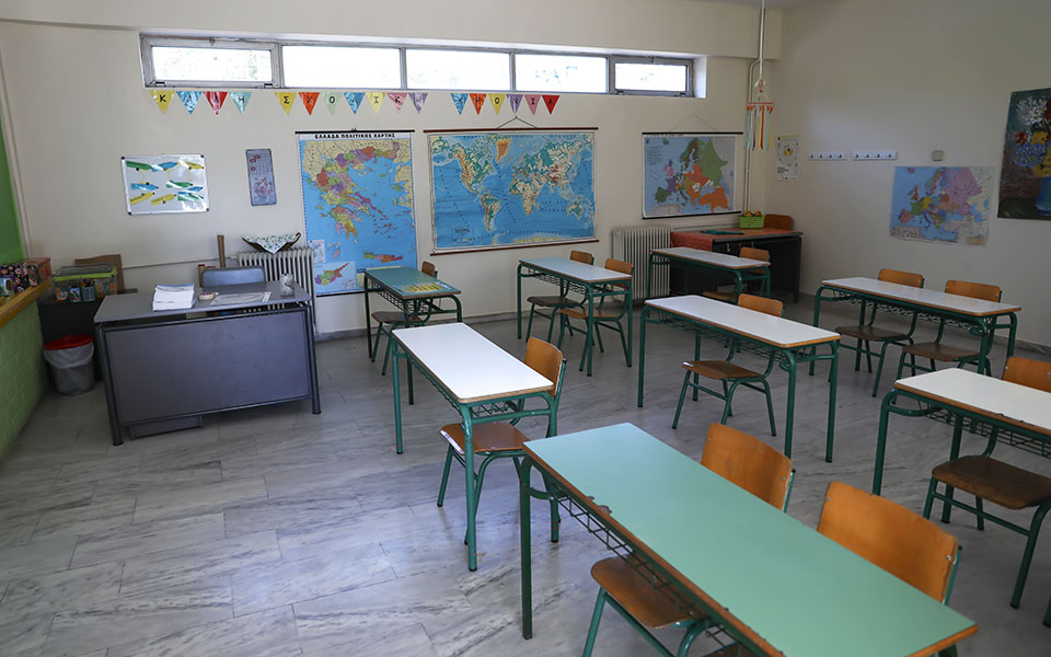 σχολεία-με-σκονάκι-η-δοε-σαμποτάρει-561550162