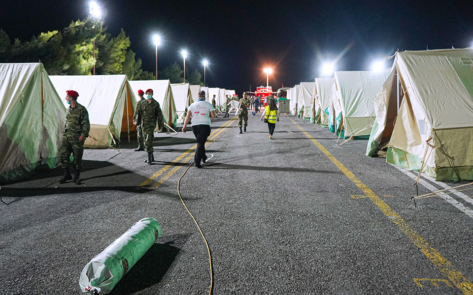 υποικ-δωρεές-για-τους-σεισμόπληκτους-561524599