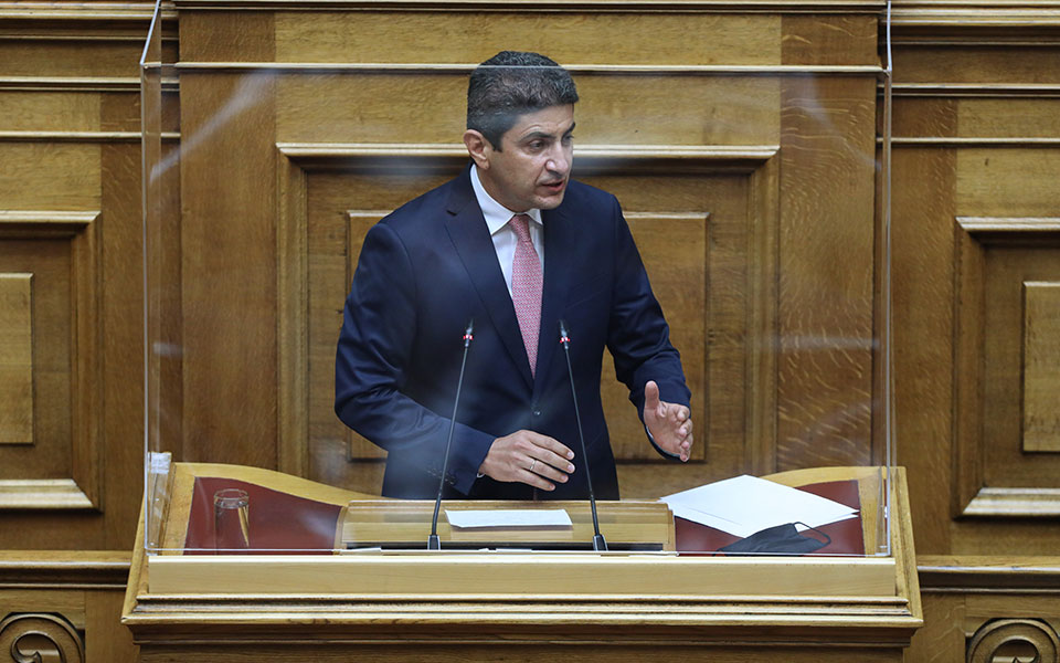 αυγενάκης-οι-αθλητές-να-αναδείξουν-τη-561539137