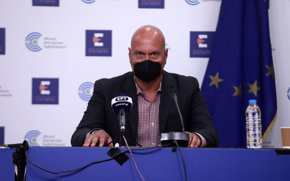 θ-ζαούτης-στο-χέρι-μας-να-τελειώσουμε-561533341