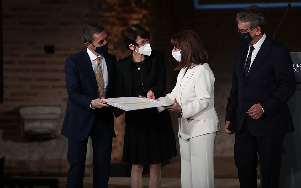 οι-ιδρυτές-της-βiοντech-οζλέμ-τουρετσί-κα-561544486