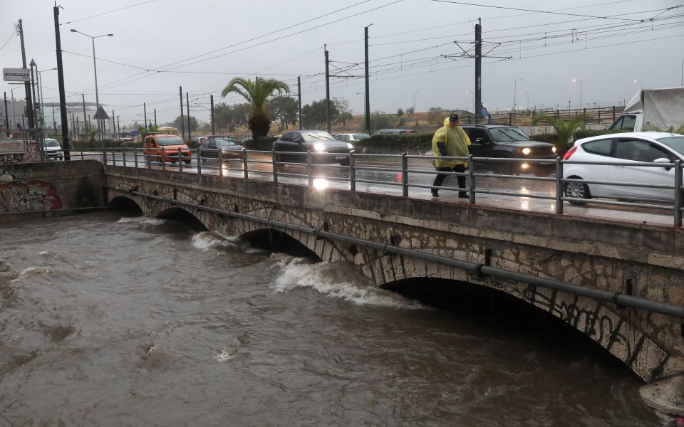 Κακοκαιρία «Μπάλλος»: Πρωτοφανείς σκηνές χάους στην Αττική-6