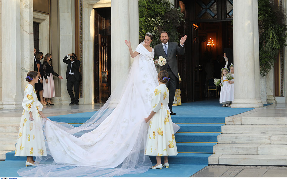Φίλιππος Γλύξμπουργκ – Νίνα Φλορ: Παραμυθένιος γάμος στη Μητρόπολη Αθηνών (φωτογραφίες)-3