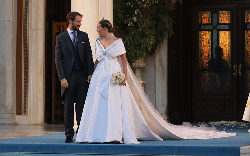 Φίλιππος Γλύξμπουργκ – Νίνα Φλορ: Παραμυθένιος γάμος στη Μητρόπολη Αθηνών (φωτογραφίες)-2