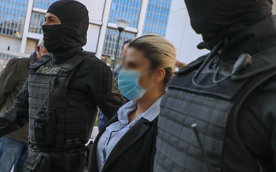 επίθεση-με-βιτριόλι-επικίνδυνη-για-τ-561559936