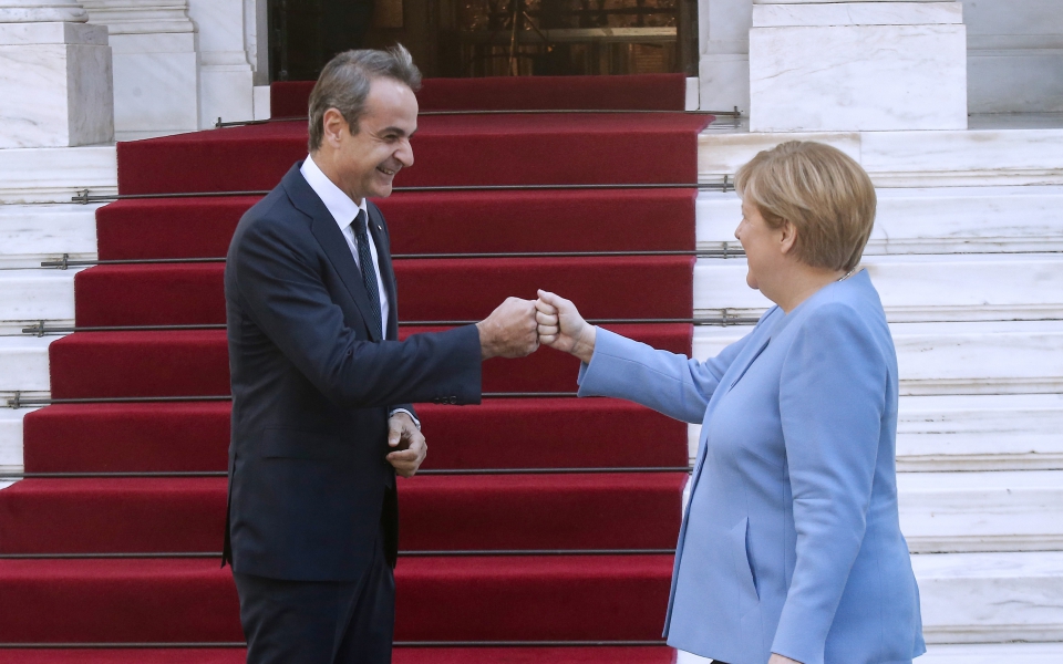 επίσκεψη-μέρκελ-ουσιαστικού-χαρακτή-561562240