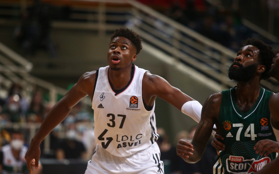 κώστας-αντετοκούνμπο-ο-γιάννης-είνα-561564256