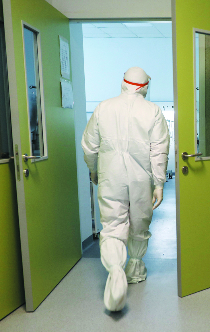 δερματίτιδα-στα-δάκτυλα-λόγω-της-covid-19-561527512