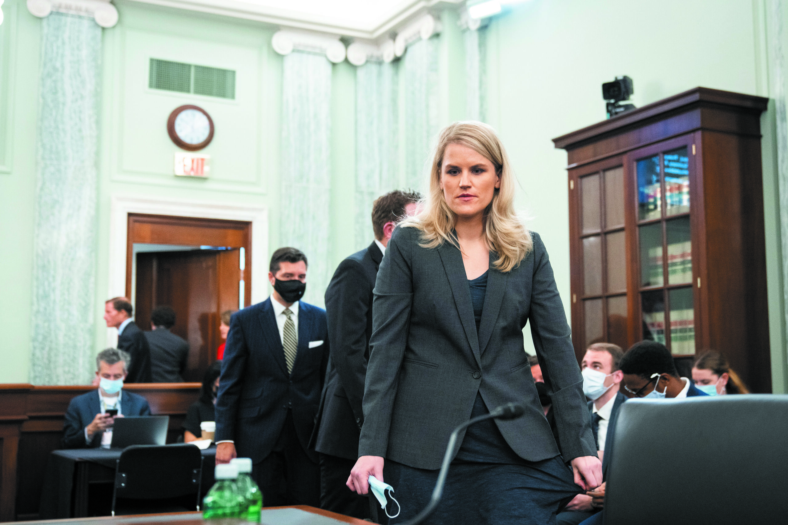 το-μπλακ-άουτ-στο-facebook-που-φώτισε-πολλά-561525655