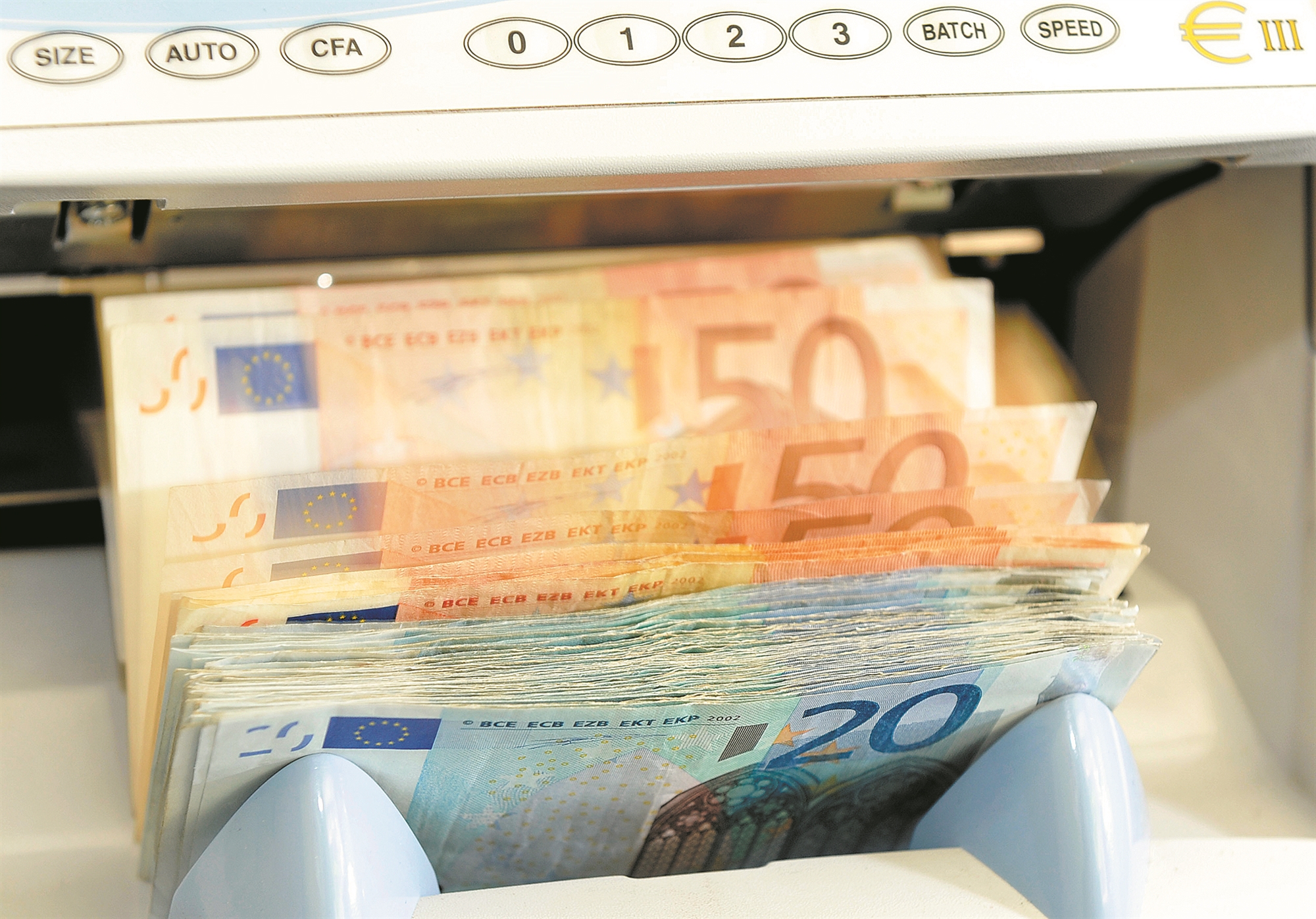 μείωση-τραπεζικών-δανείων-στην-ευρωζ-561560740