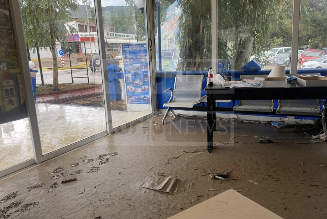 Κακοκαιρία «Μπάλλος»: Ένας νεκρός στην Εύβοια – Εικόνες καταστροφής σε όλη τη χώρα-5