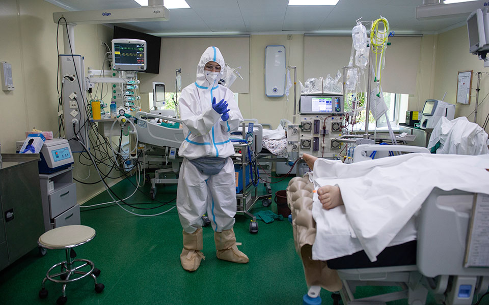 ανεμβολίαστο-το-94-των-ασθενών-στις-μεθ-561552148