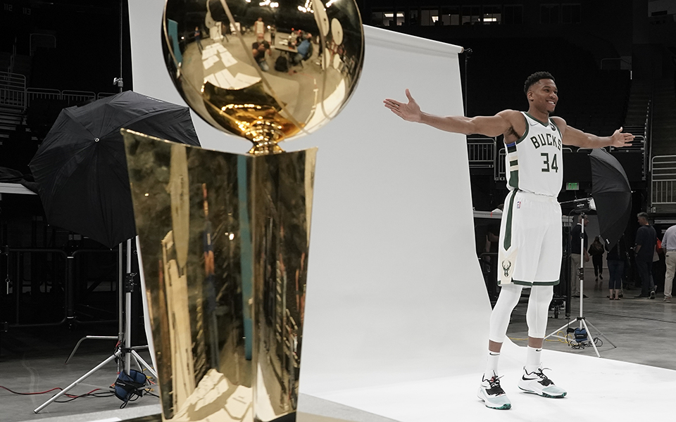 τζάμπολ-με-τα-εμβόλια-561544276