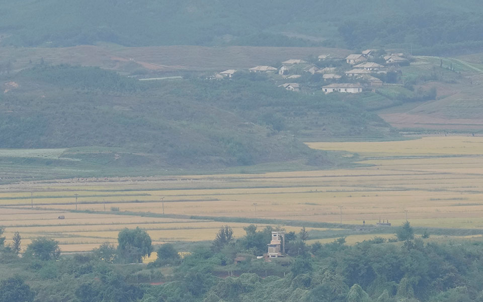 βόρεια-και-νότια-κορέα-αποκατέστησαν-561523081