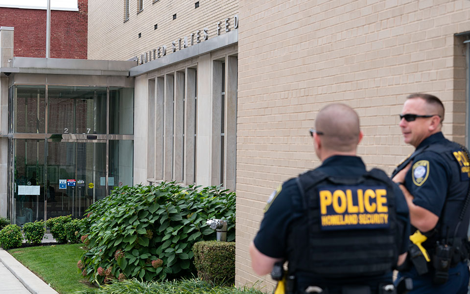 ηπα-ένας-νεκρός-από-πυρά-σε-πανεπιστημ-561544846