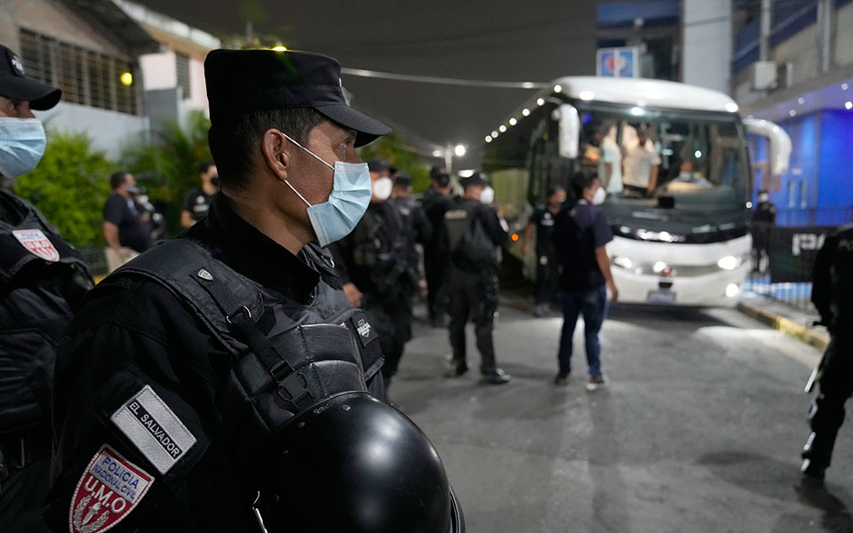 πυροβολισμοί-στο-διεθνές-αεροδρόμιο-561541534