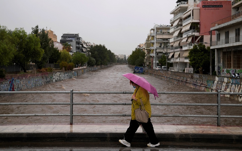 Κακοκαιρία Μπάλλος: Πλήττει για δεύτερη ημέρα τη χώρα – Ξεπέρασαν τις 1.500 οι κλήσεις στην Πυροσβεστική-2